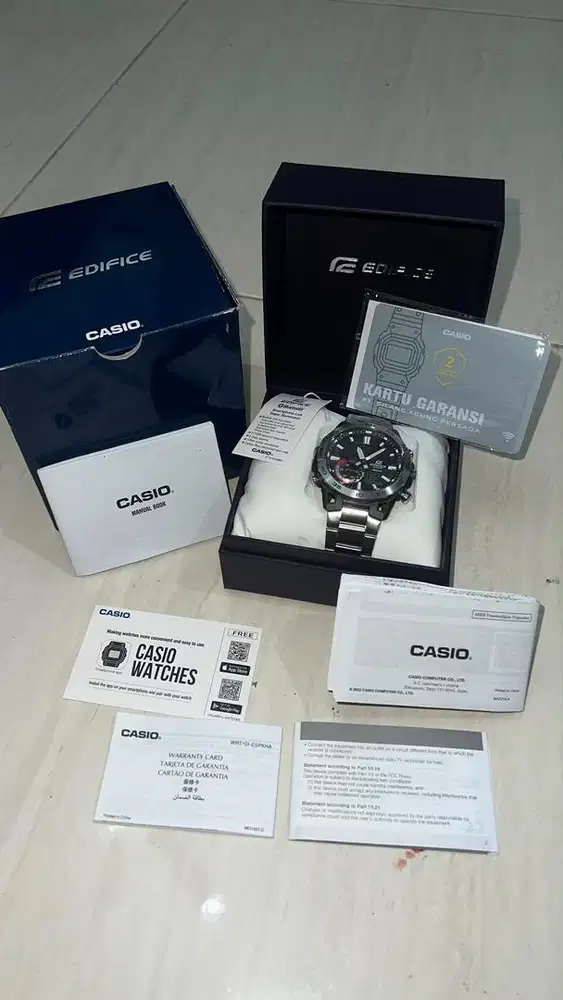 jam tangan CASIO EDIFICE ECB-40D-1A