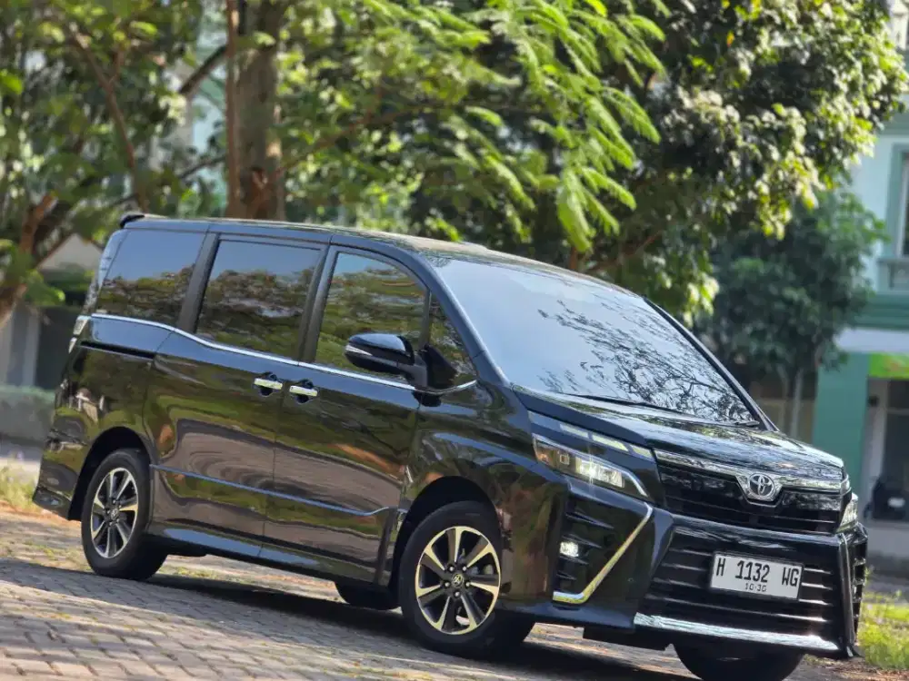 Toyota Voxy 2.0 SUNROOF 2020 Istimewaaa Perfect Condition Termuraaah