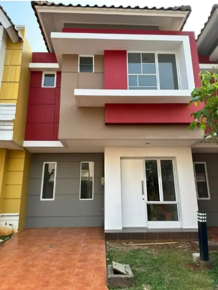 Rumah lokasi strategis di Cluster Malibu Village Gading Serpong