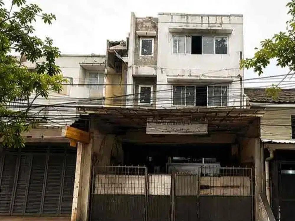 DIJUAL RUMAH 3 LANTAI VIA LELANG ( KELAPA GADING JAKARTA UTARA )