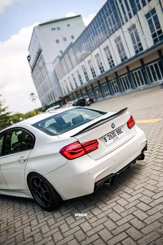 BMW 320i 2013 Bensin