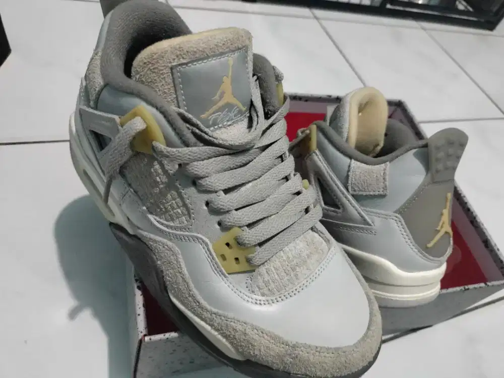 Air Jordan 4 Retro SE Craft