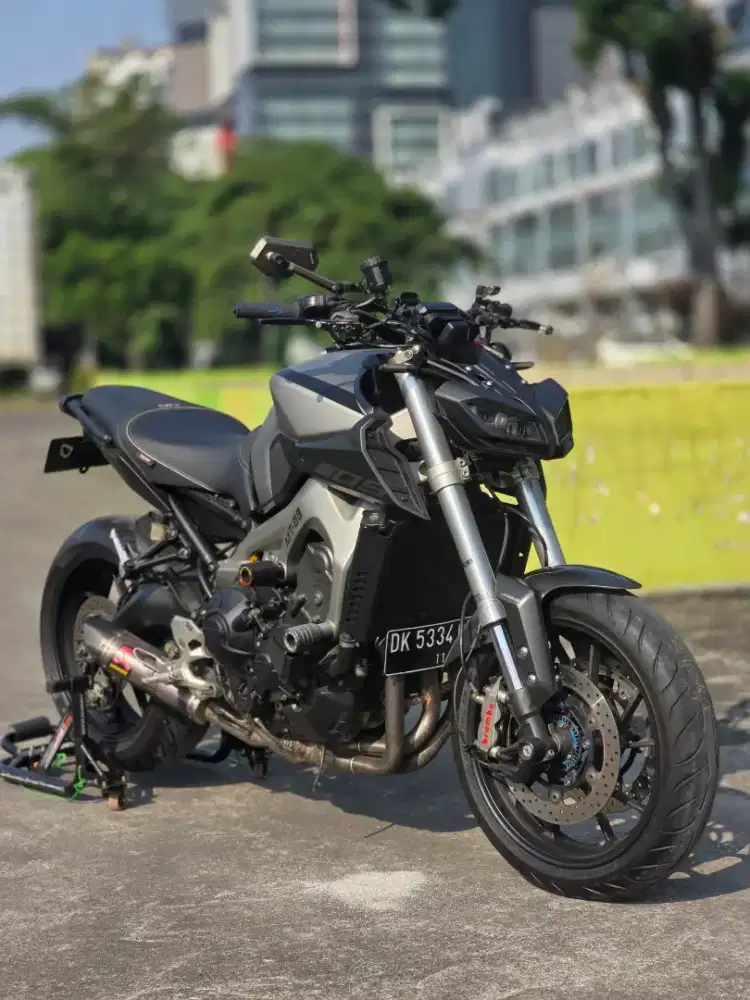 Yamaha MT09 ABS With Akra