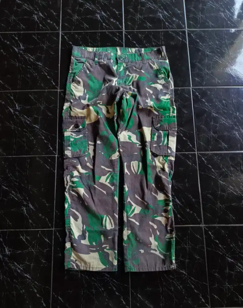 Celana Loreng Camo