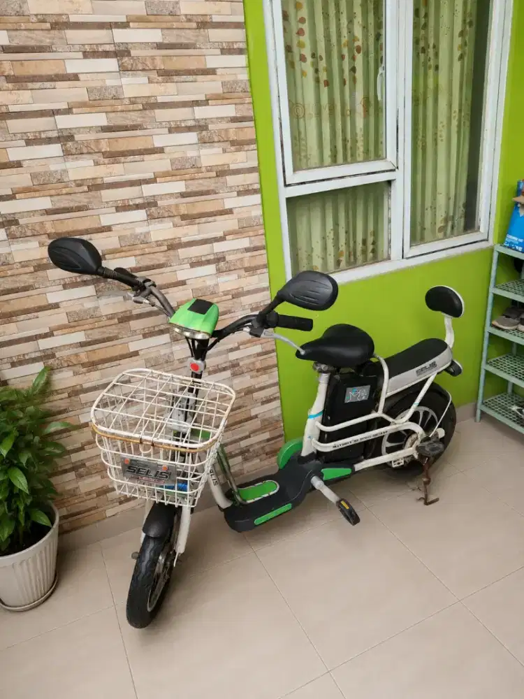 Sepeda listrik Selis