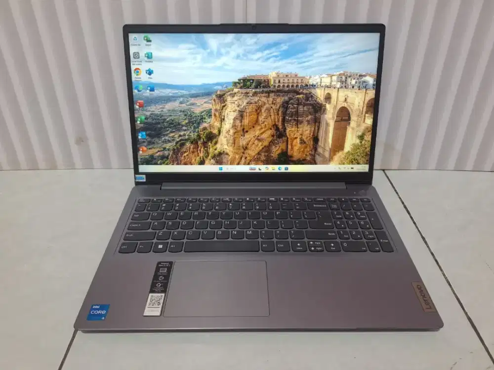 Lenovo Ideapad Slim 3 15ITL6