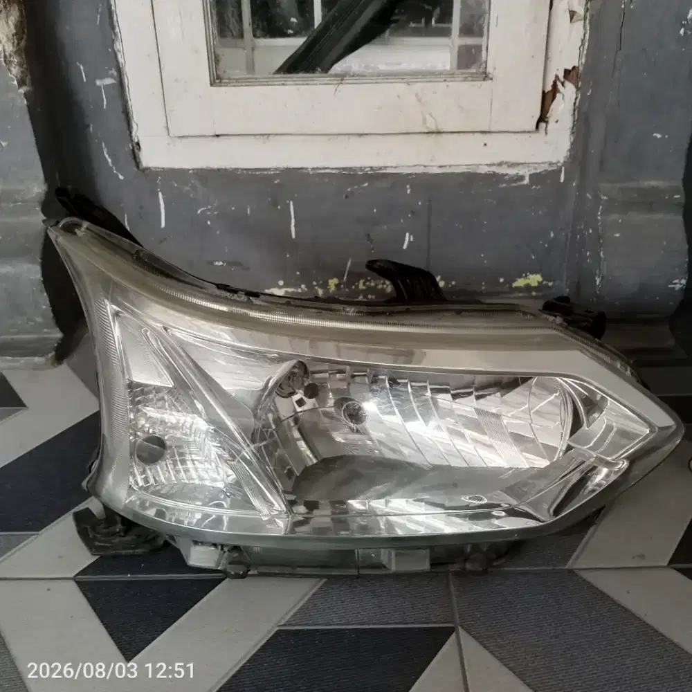 Headlamp Avanza Xenia kanan
