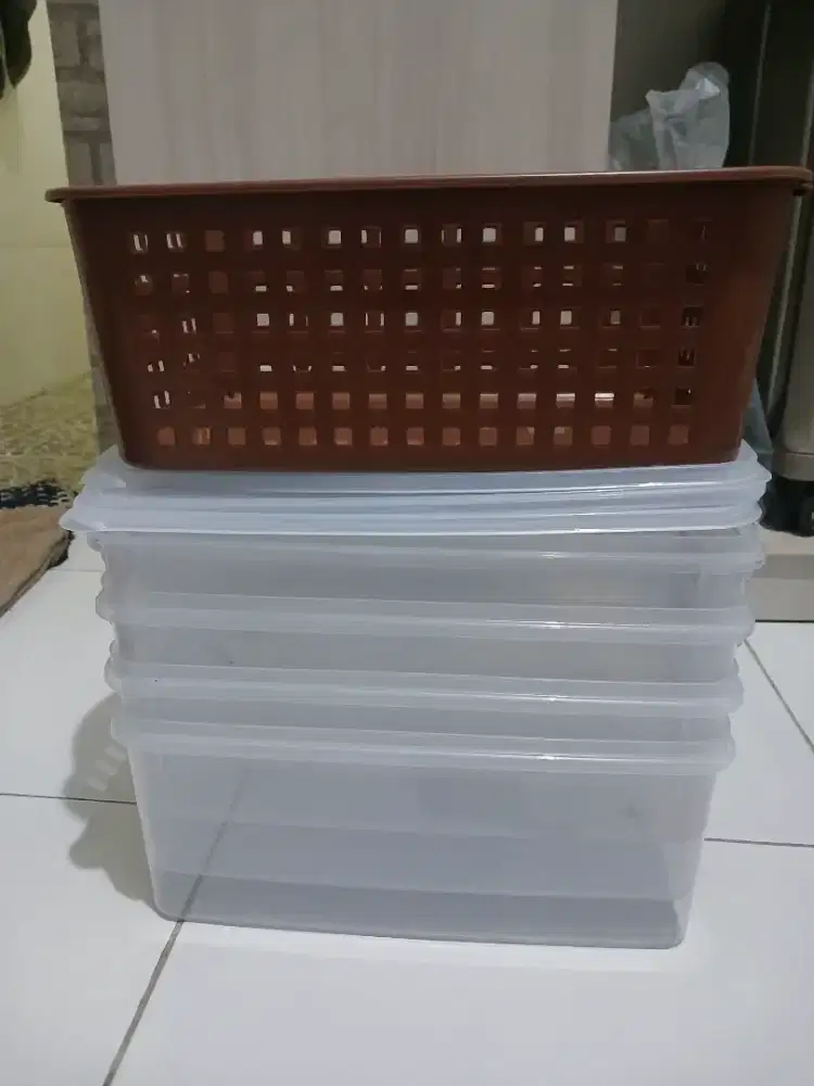 1 Keranjang kotak + 4 Box donat ukuran 40 Cm