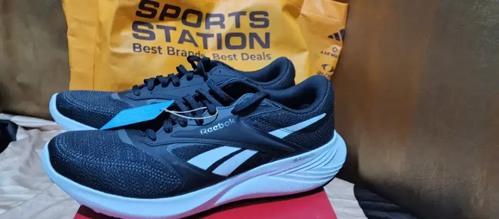 Sepatu running emerge  tech 2