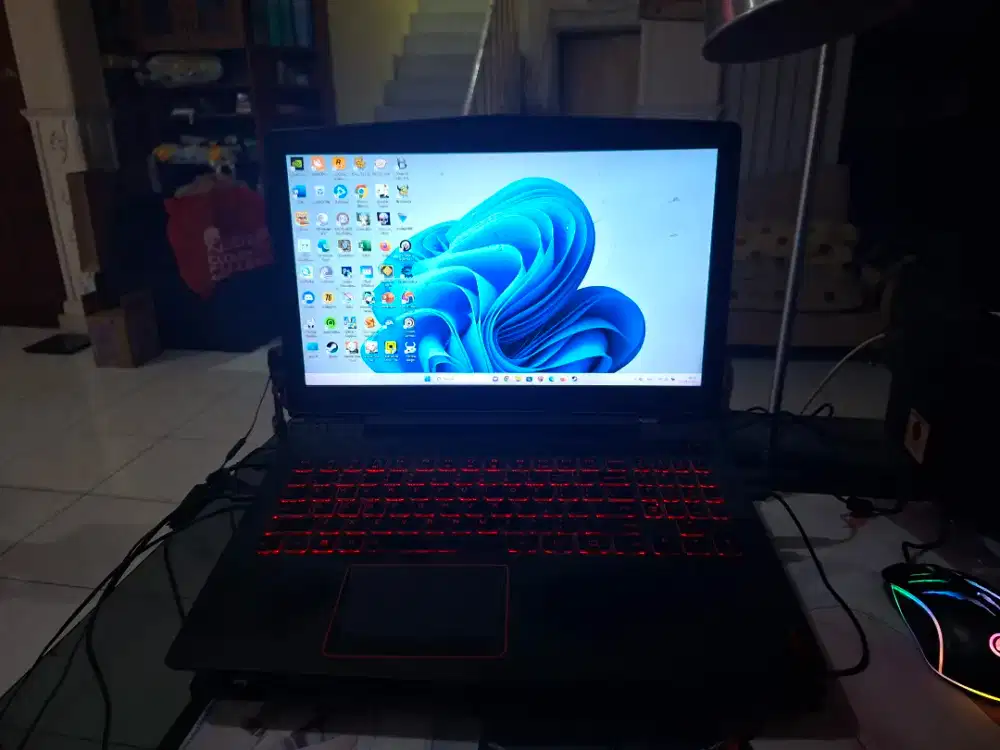 Laptop GTX 1050ti Intel I7 7700 bekas