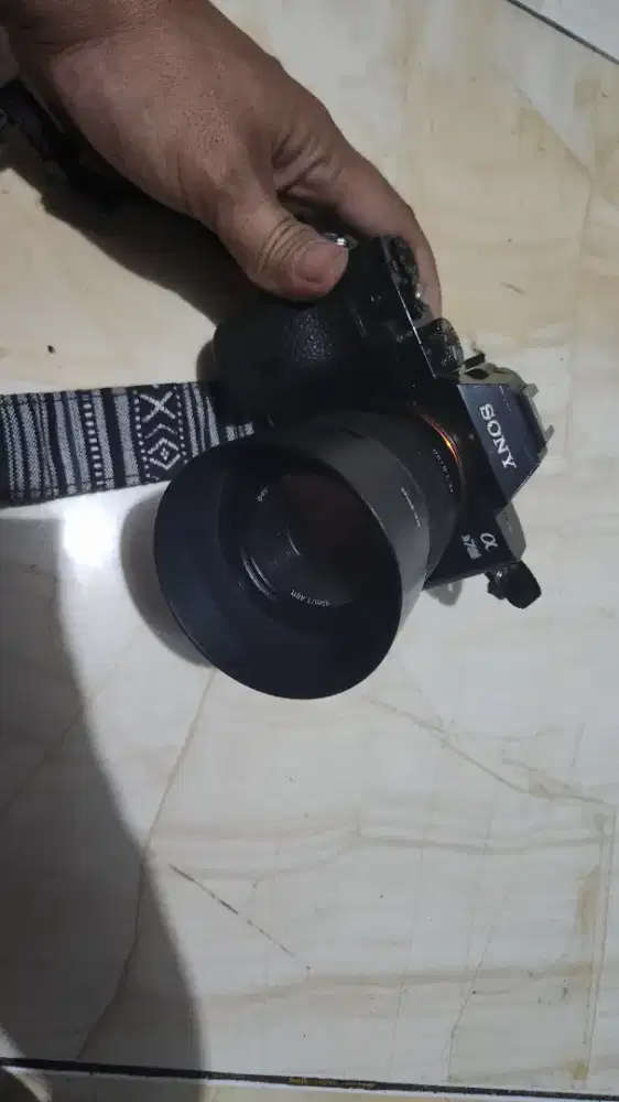 Sony a7 mark 1 plus lensa fix 50 mm sony fe 1.8