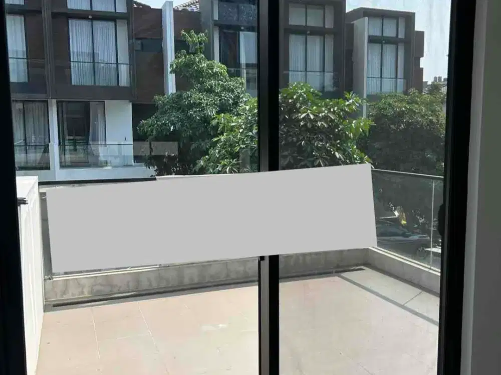 Jual Rumah Golf Island PIK 5x17,8 3 Lantai Siap Huni