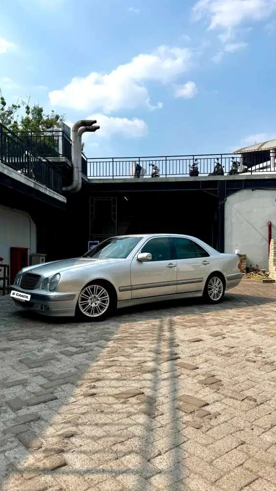 Mercedes-Benz Mercy W210 E260 2002