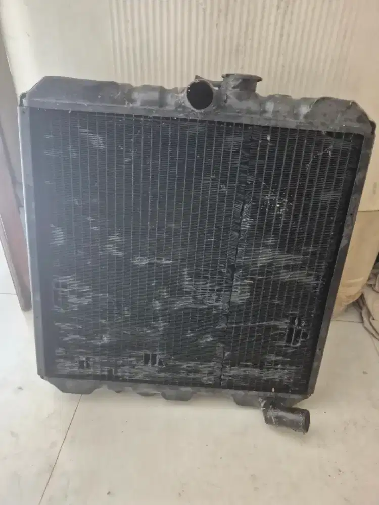 Radiator land rover series 3