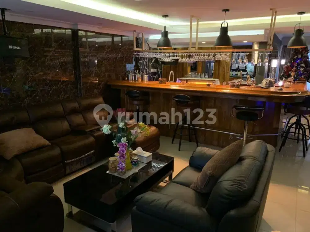 Dijuak tempat usaha yg masih berjalan siap pakai