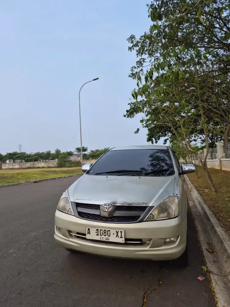 Dijual mobil innova