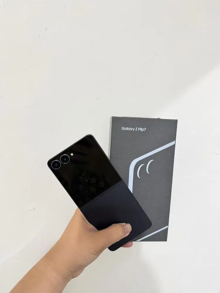 Samsung galaxy Flip 7 12/512Gb Like new