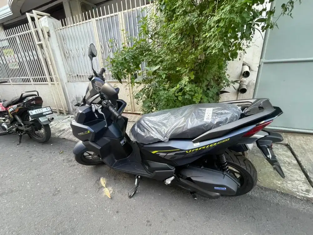 OVER KREDIT VARIO 160(Navy) km 600 masih mulus !