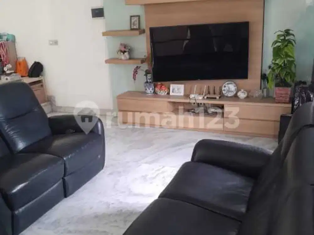 Dijual Rumah di Citra 7