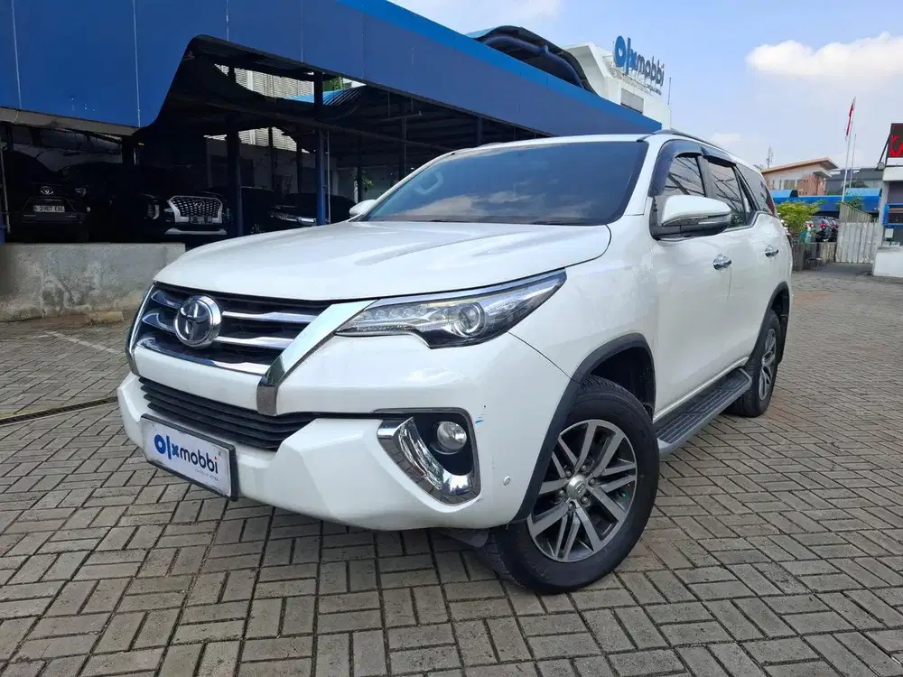 TDP 1 JUTA Toyota Fortuner 2.4 4x2 VRZ Solar-AT 2016 Hitam CBJQB