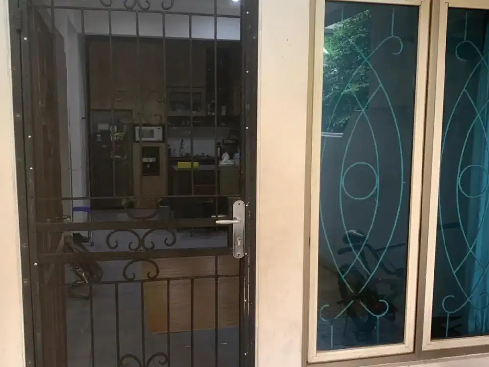 Djual Rumah 2 Lantai di Banjar Wijaya Cipondoh, Tangerang