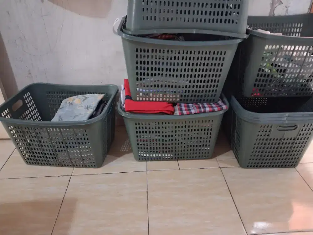pegawai laundry
