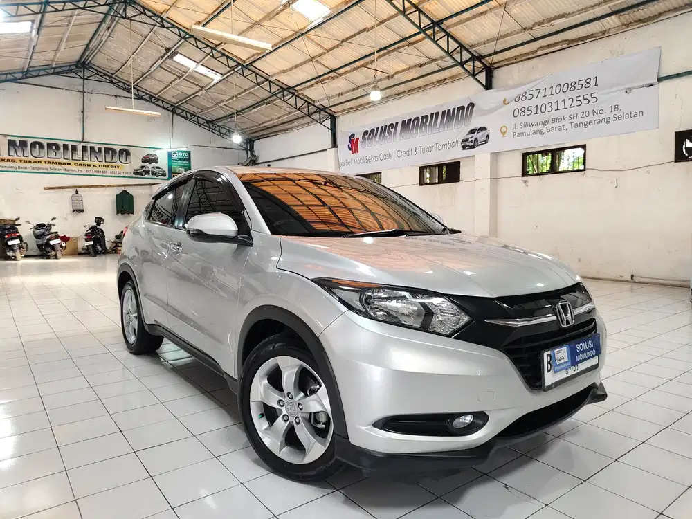 Honda HR-V E CVT 1.5 Bensin AT 2015 Siap pakai