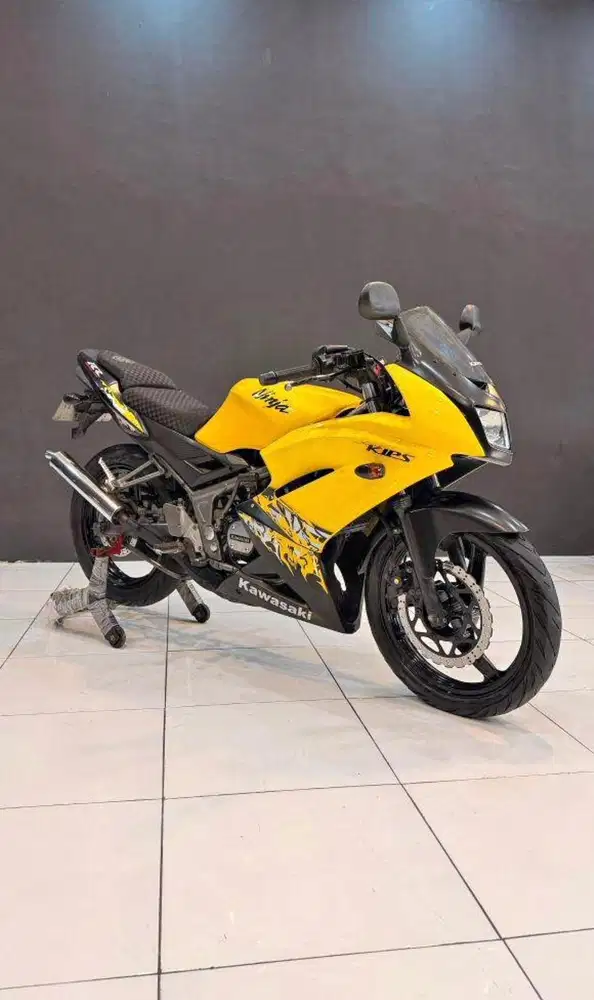 Kawasaki ninja zx 150 RR yellow edition 2013 Full original