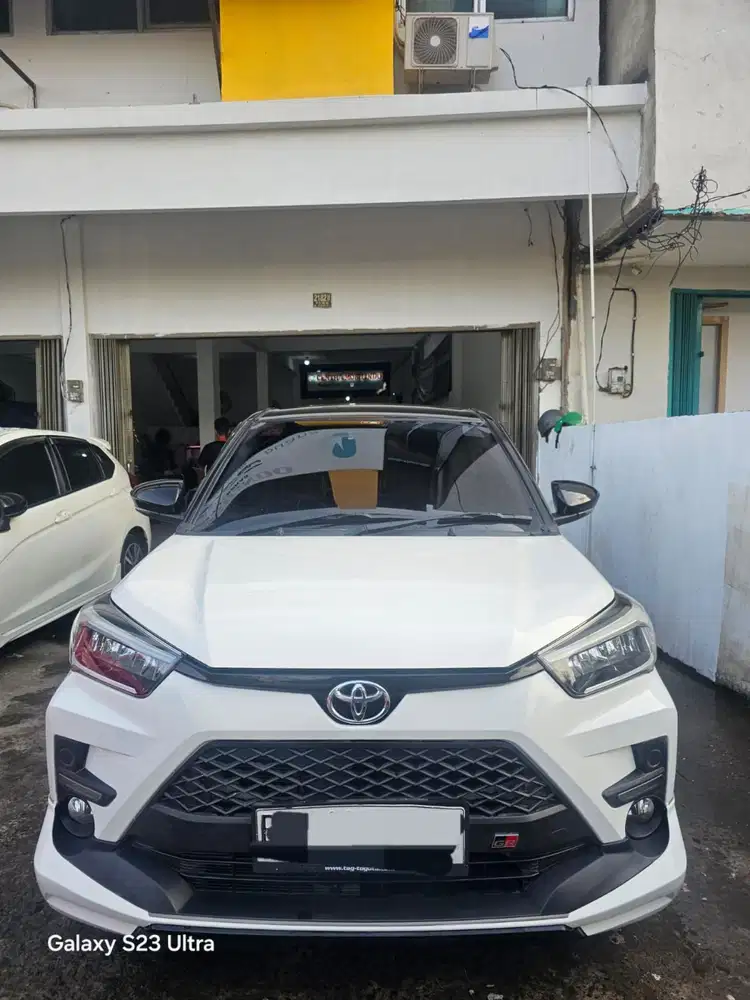 Raize GR 1.0 AT 2022 putih istimewa dp 22 jt