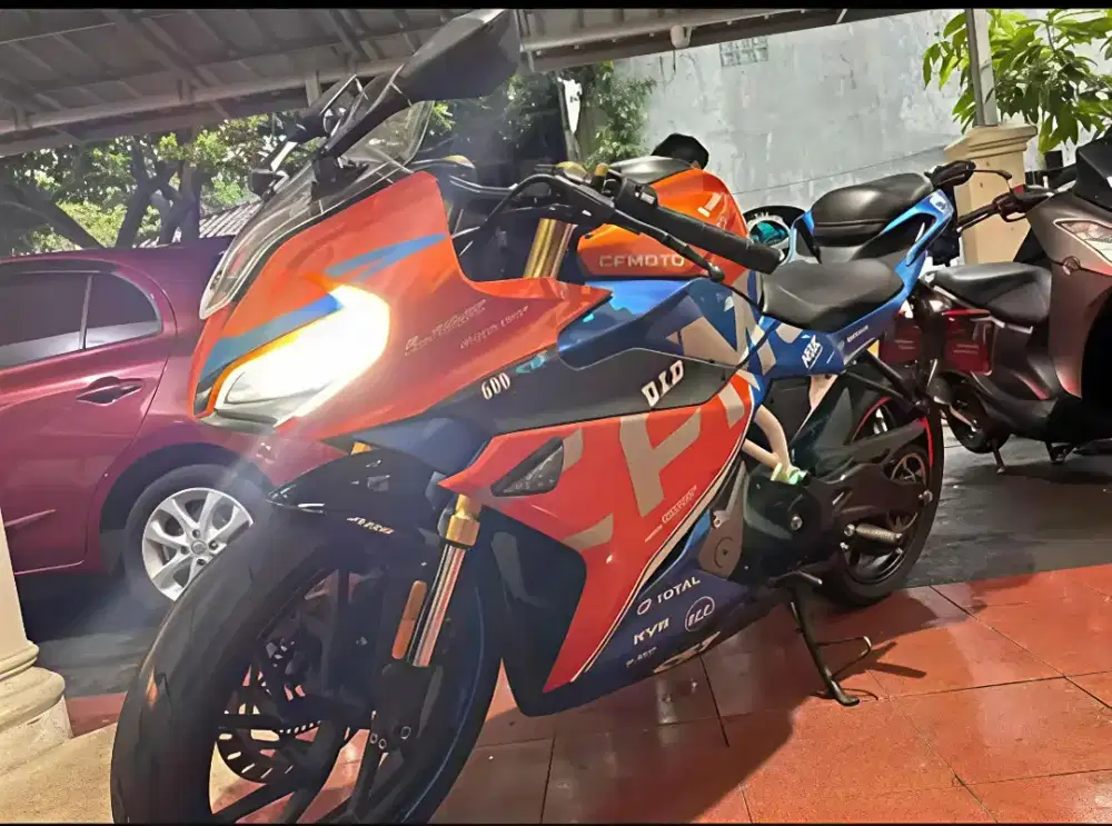 CF MOTO 250 SR ABS 2023