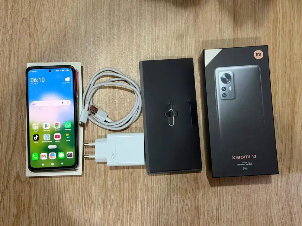 Xiaomi 12 8+4 / 256