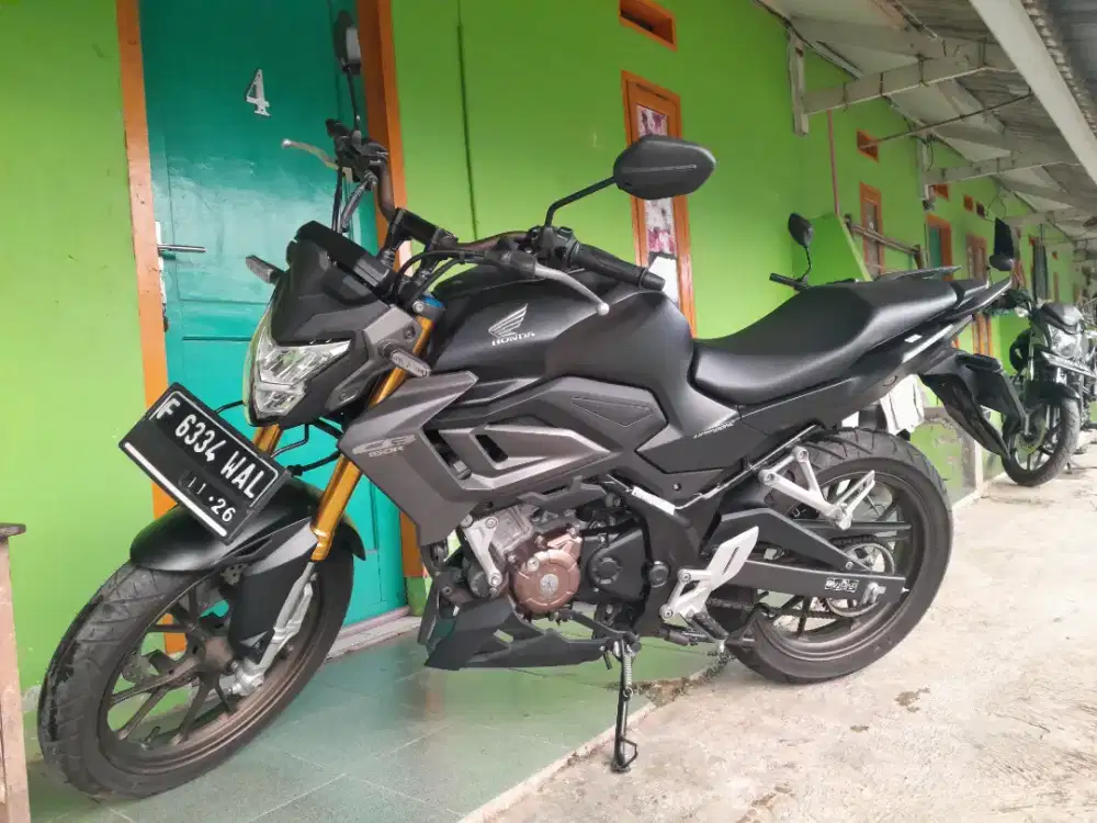 CB150R tipe Street Fire Like new