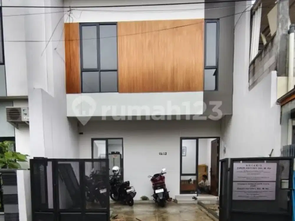 Dijual Cepat Rumah di Nusaloka BSD Hadap Selatan