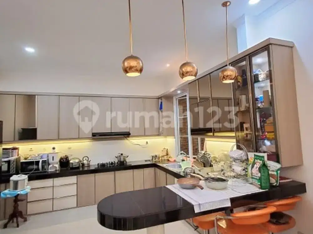Dijual Rumah Cluster Alicante Gading Serpong Full Renovasi