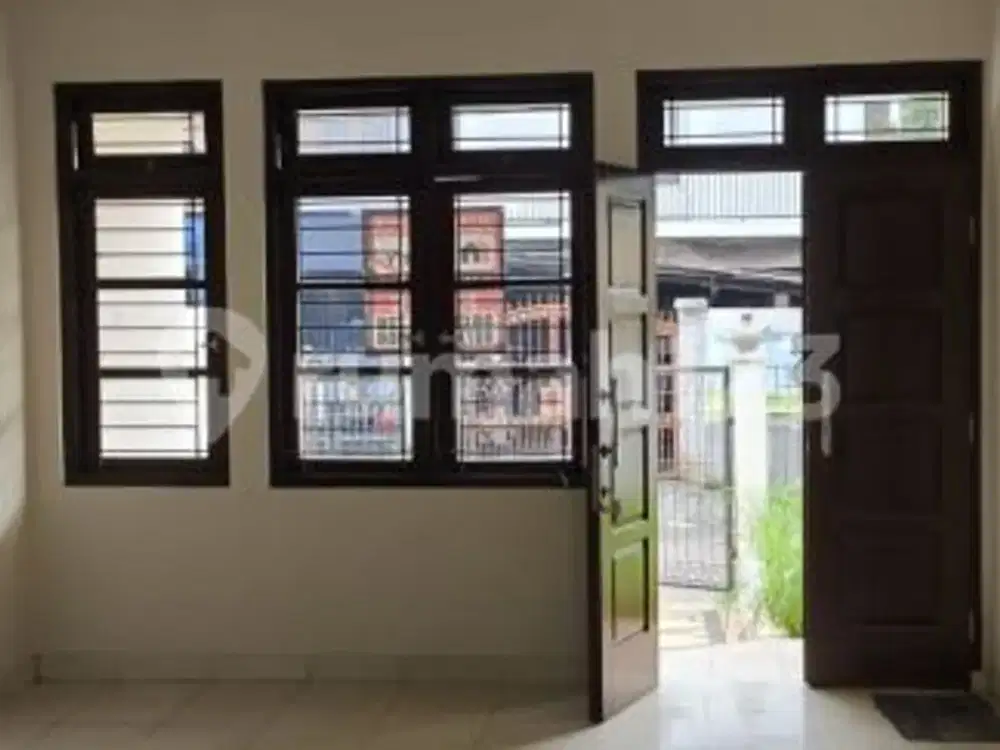 Di Jual Rumah Cantik Kencana Loka Blok L