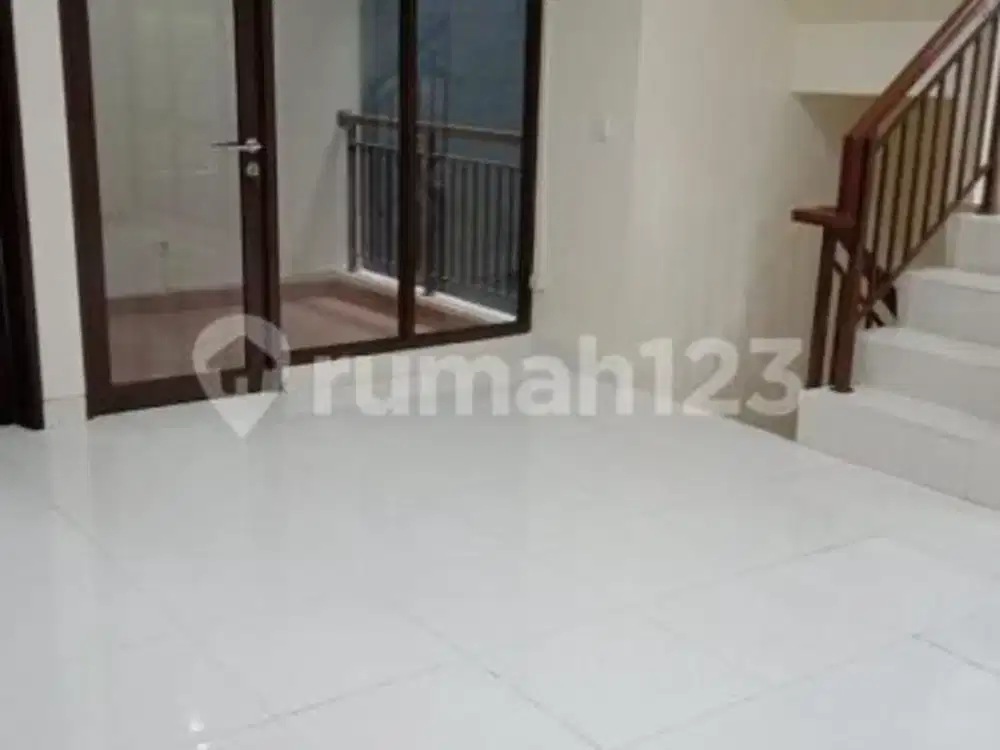 Dijual Cepat Rumah di Greenwich Park Cluster Whelford