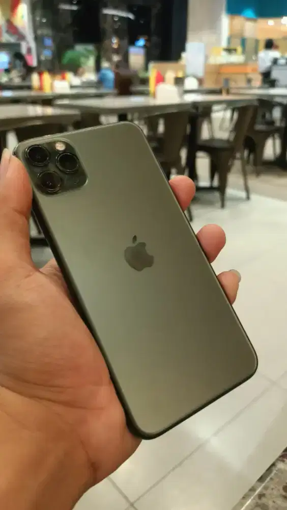 iPhone 11 pro max 64gbidnight
