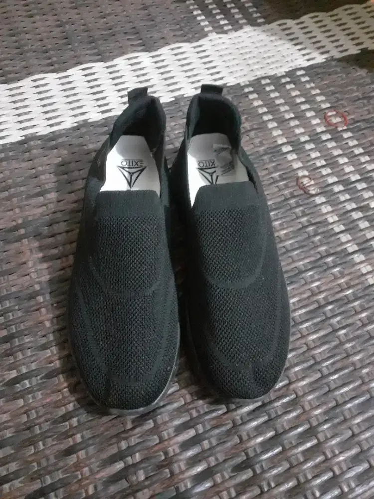 Sepatu Exito Hitam