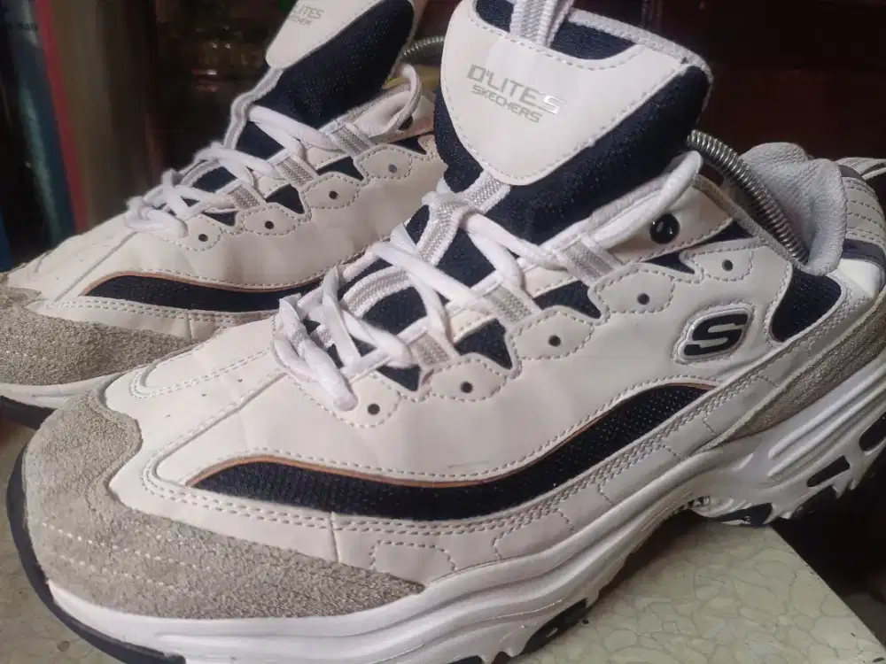 Sepatu skechers d'lites size 42 insole 28,5cm