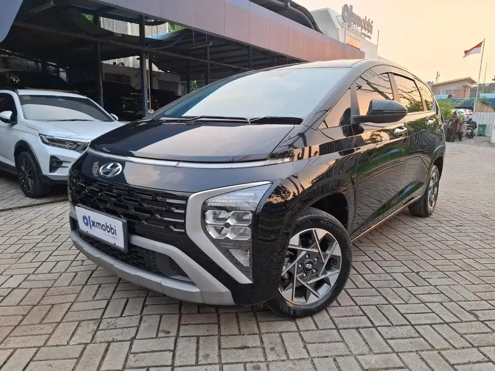 DP 1 JUTA Hyundai Stargazer 1.5 Prime Bensin-AT 2023 Abu-Abu CCIHB