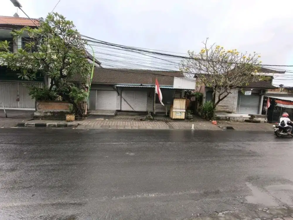 Langka Tanah + Bangunan di Pinggir Jalan Utama Kerobokan
