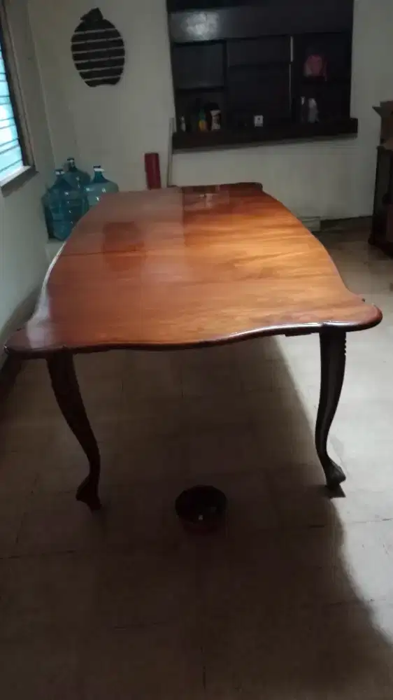 Jual 1 set meja makan dan kursi. Jati ukiran vintage