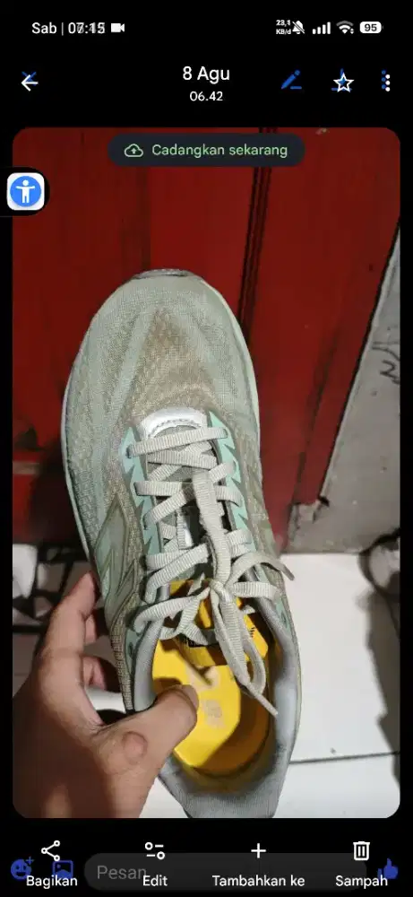 Sepatu Lari NB Rebel