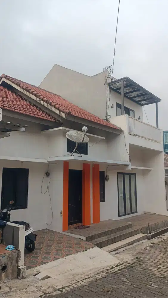 Disewakan rumah + isinya