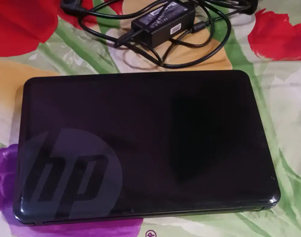 Laptop hp 1000 2/500gb dual graphic