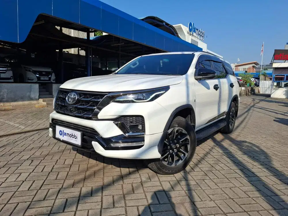 DP 1 JUTA Toyota Fortuner 2.7 SRZ GR Sport Bensin-AT 2022 Hitam CZJCB
