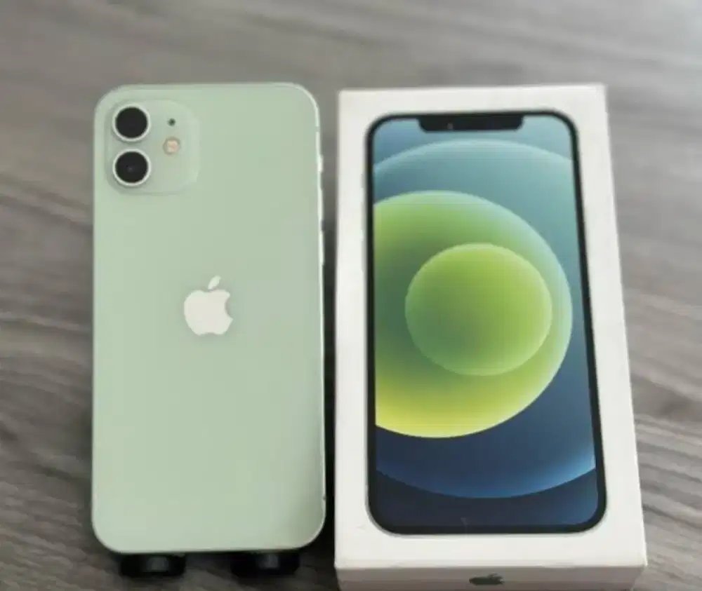 iPhone 12  green