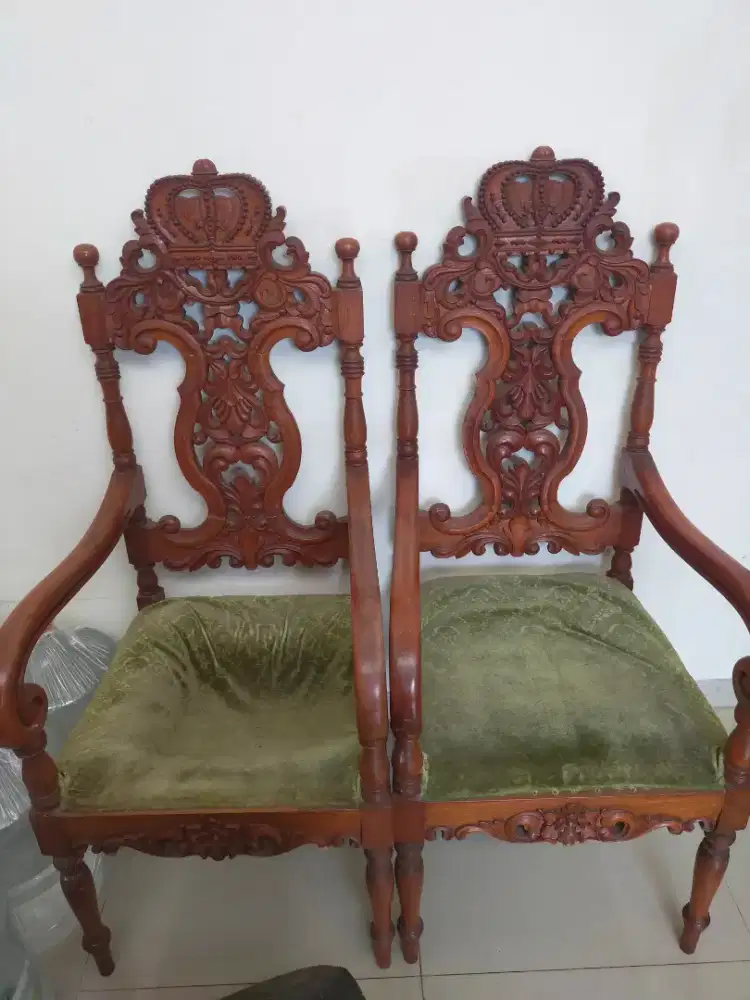 Kursi ukir pasangan