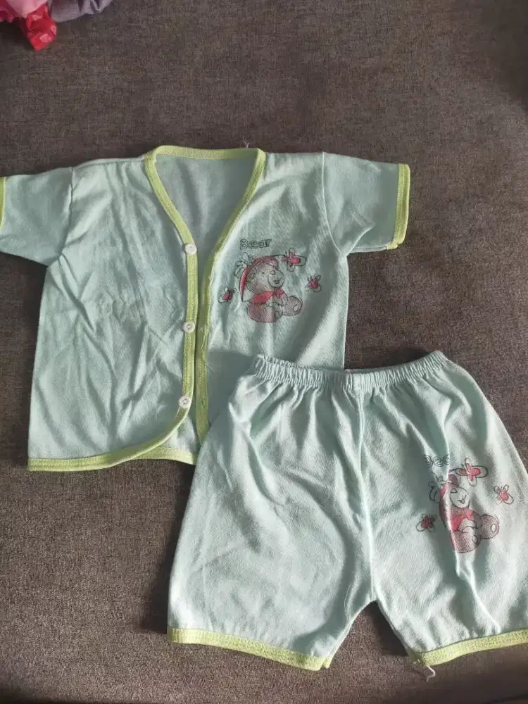 Setelan baju pendek bayi