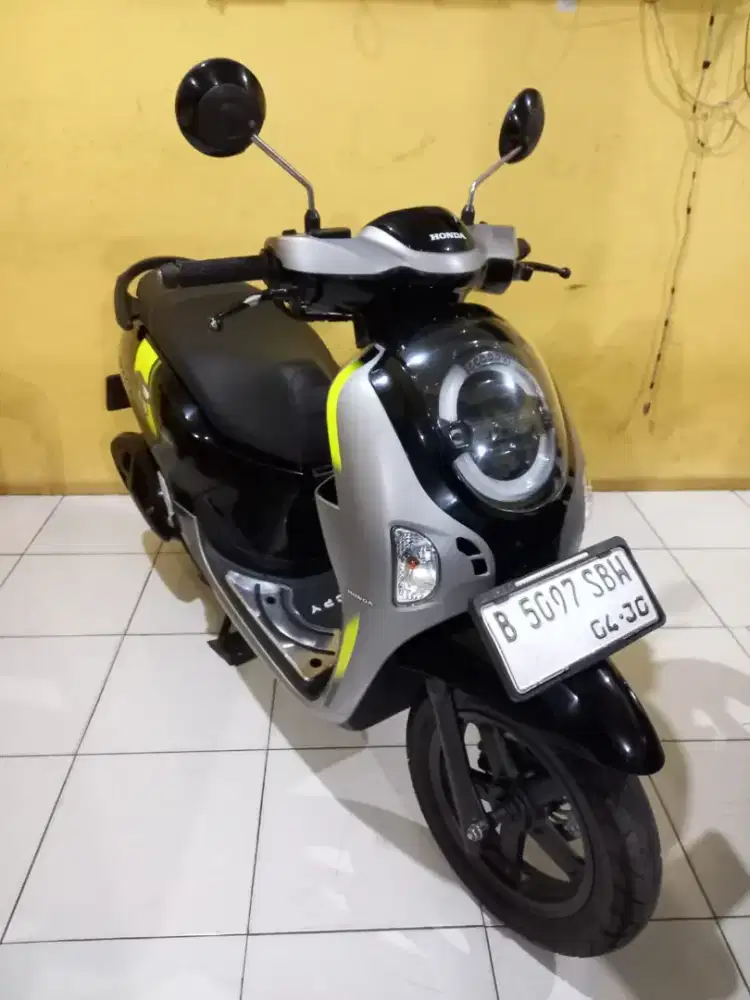 Scoopy new model
